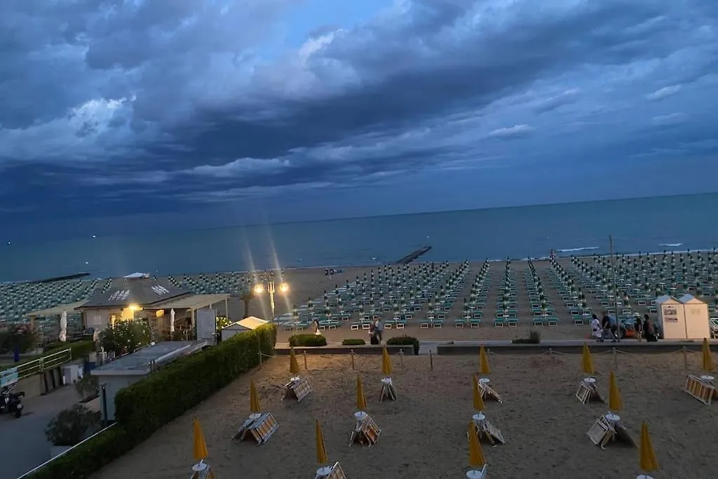 Appartamento Fronte Mare Jesolo Lido Italy