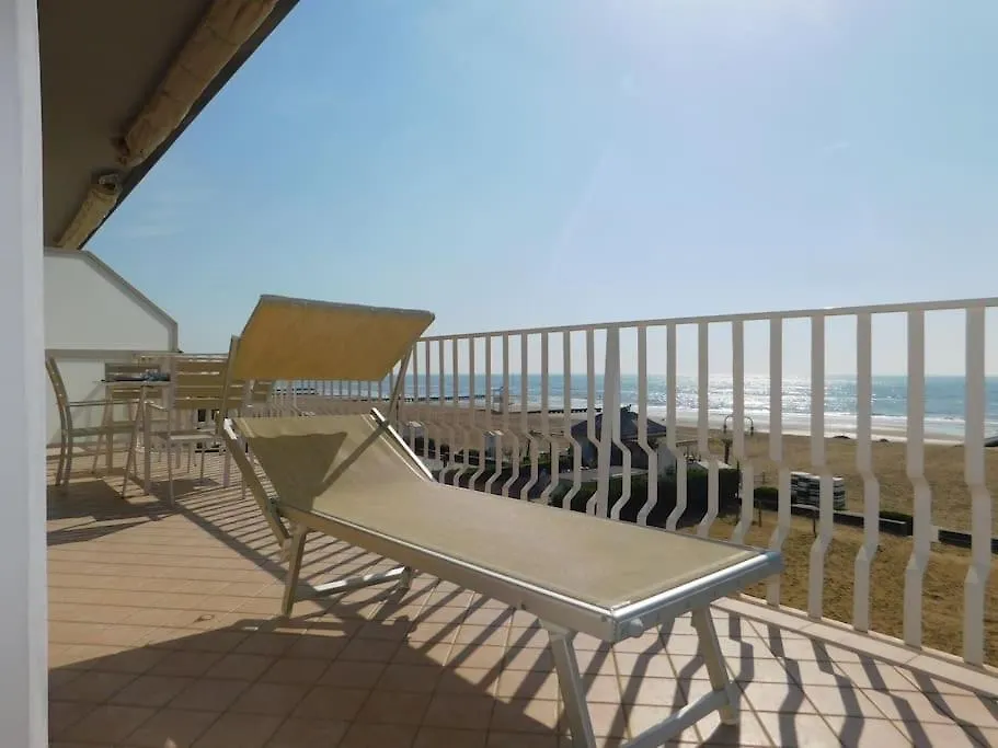 Appartamento Fronte Mare Jesolo Lido 0*, Lido di Jesolo Italy